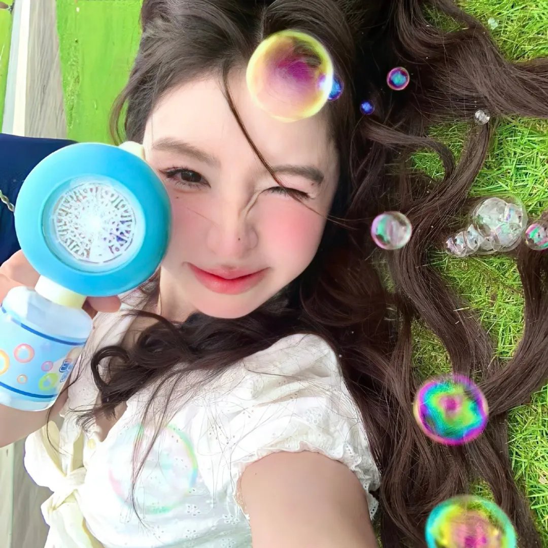 森林里的熊先生冬眠中